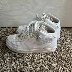Nike Mid-Top Air Force 1s